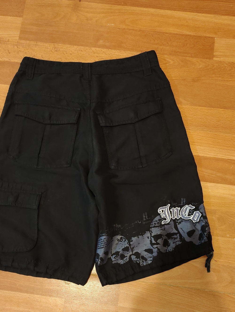 Vintage JNCO Y2K Black Skull Graphic Embroidered Cargo Shorts Youth L 29W